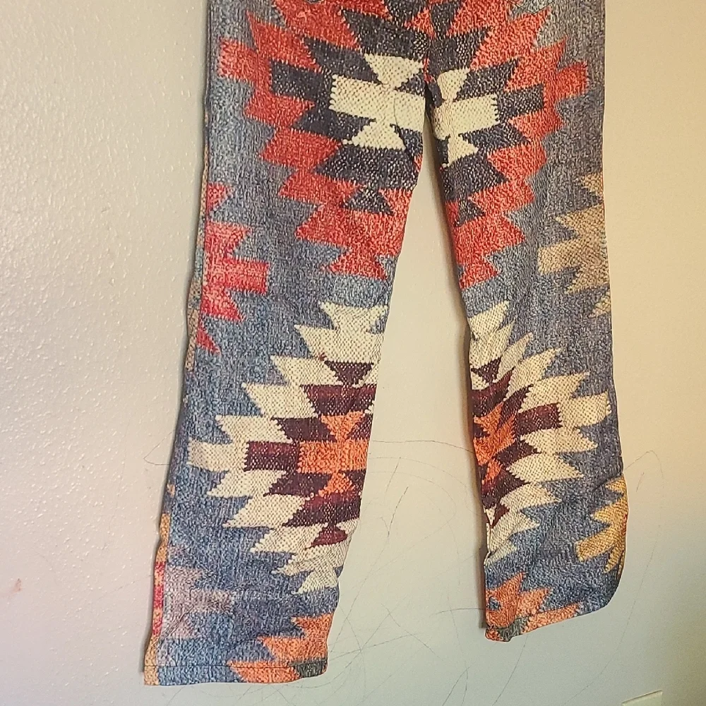 Colorful Geometric Pattern Pants - Picture 4 of 5